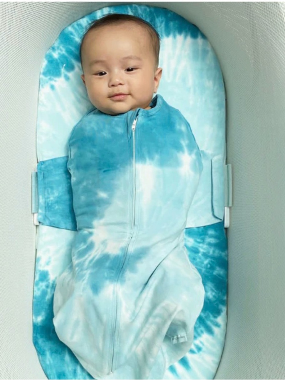 Snoo sleep sack size M and matching fitted sheet